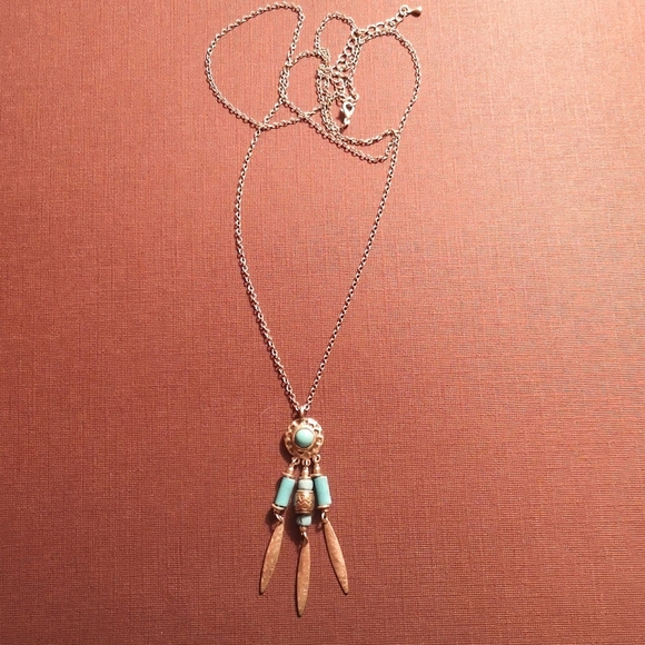unknown Jewelry - Silver tone and faux turquoise Southwest necklace 🧱🔥